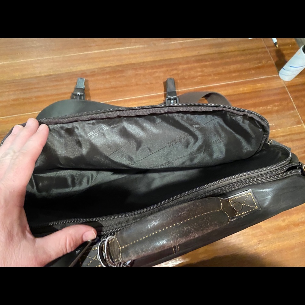 Kenneth Cole Reaction Briefcase Computer Bag - Picture 4 of 6